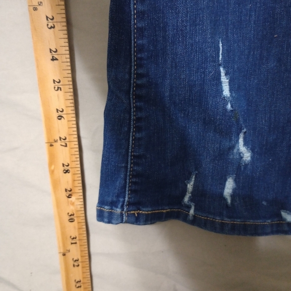 Levi Strauss Jeans Women's SIGNATURE Size 2 Boot Cut Mid Rise Distressed Casual - Picture 9 of 9